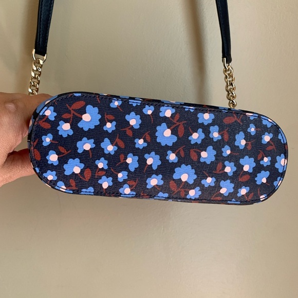 Kate Spade spencer party floral small dome crossbody purse
Nwot - Picture 6 of 9